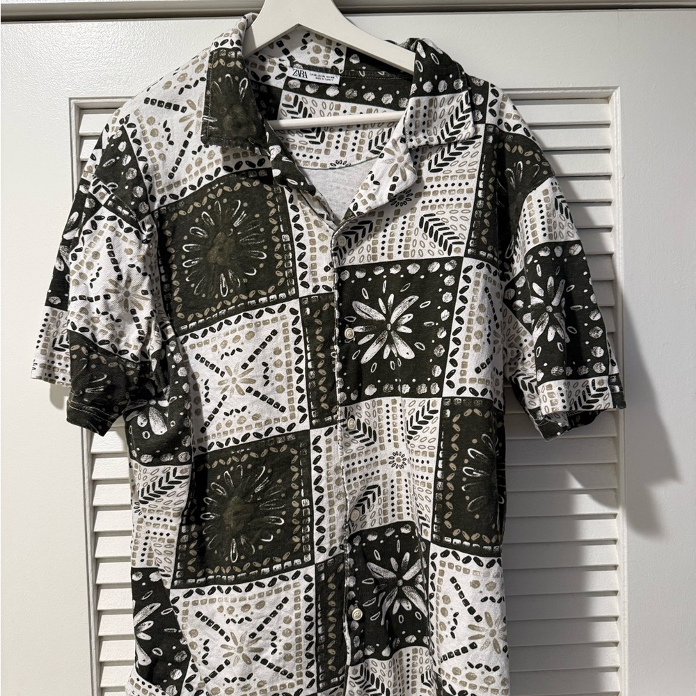 Zara Olive and White Geometric Shirt